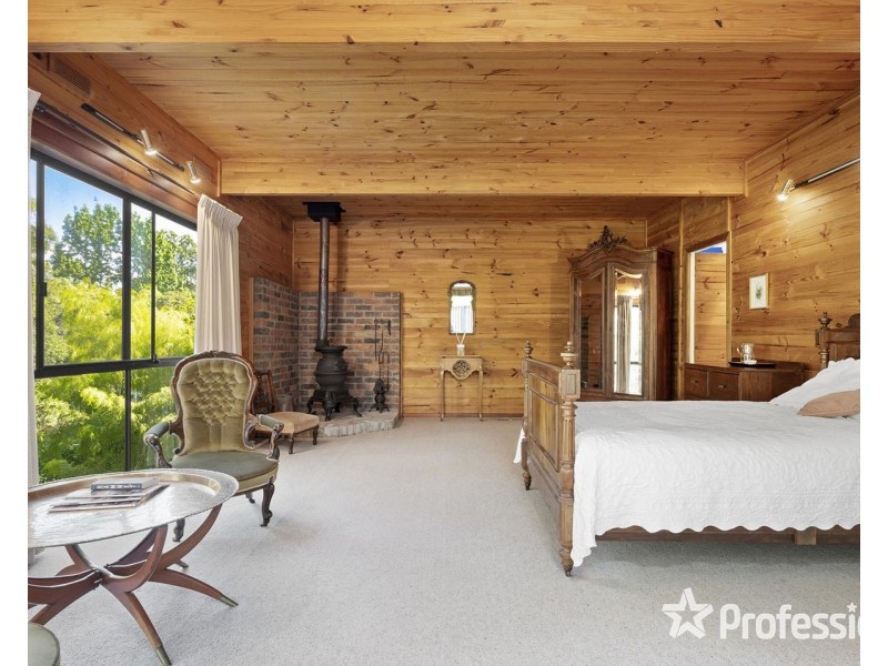 22 Warrawee Road, Mount Evelyn VIC 3796