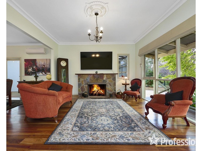 8 Boxtree Road, Montrose VIC 3765