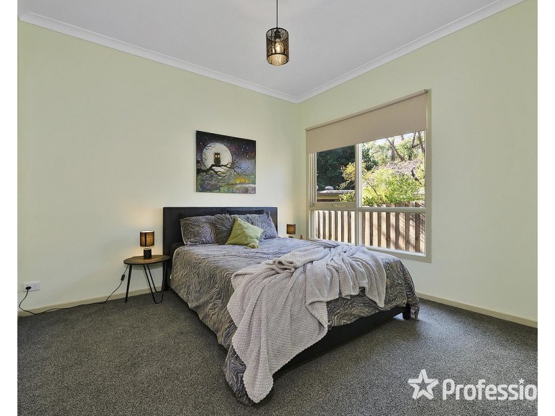 8 Boxtree Road, Montrose VIC 3765