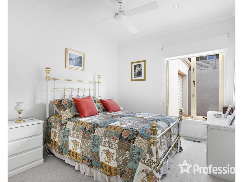 9 Wainewright Avenue, Mooroolbark VIC 3138