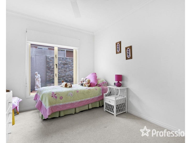 9 Wainewright Avenue, Mooroolbark VIC 3138