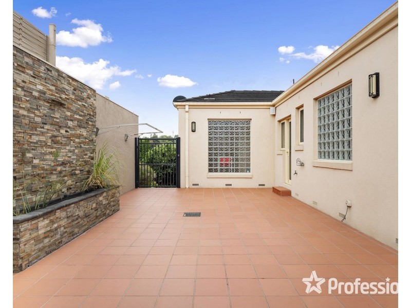 9 Wainewright Avenue, Mooroolbark VIC 3138