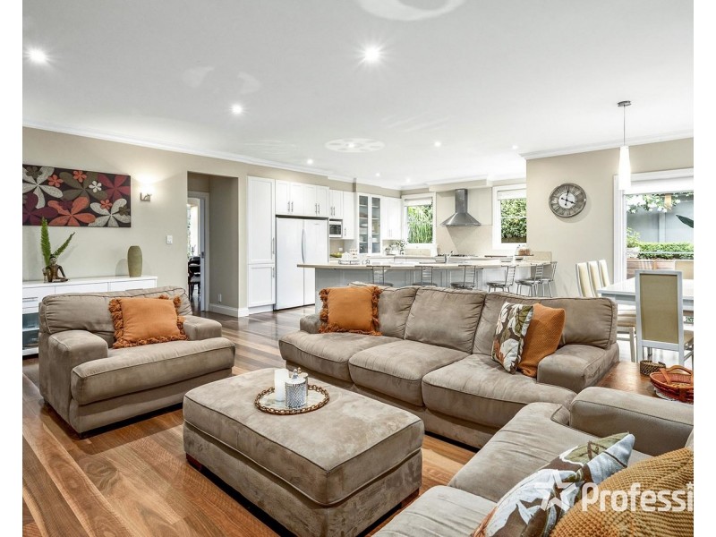 128 Pembroke Road, Mooroolbark VIC 3138