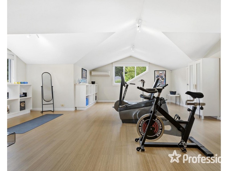 128 Pembroke Road, Mooroolbark VIC 3138