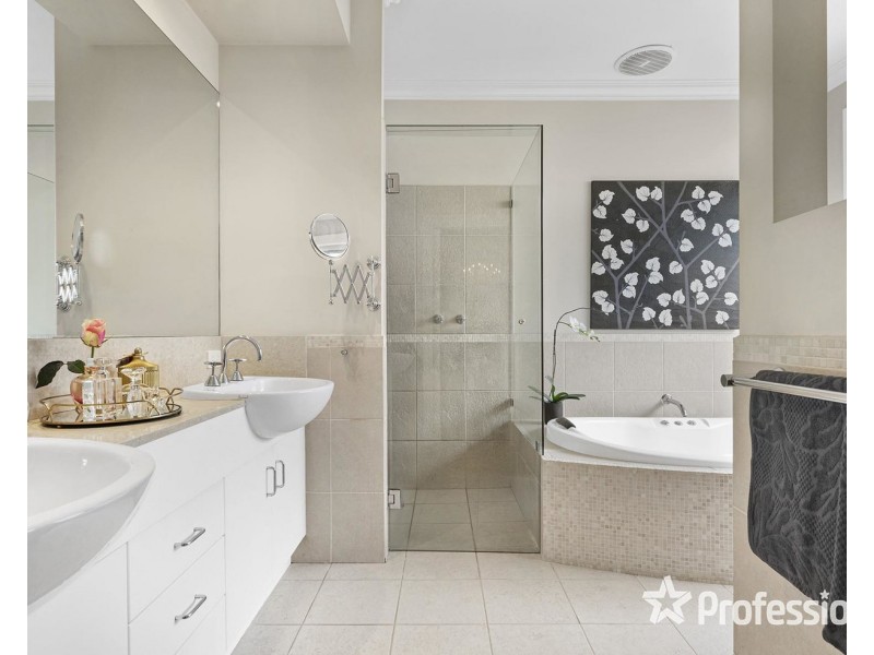128 Pembroke Road, Mooroolbark VIC 3138