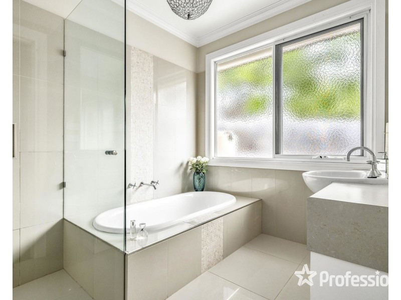 128 Pembroke Road, Mooroolbark VIC 3138