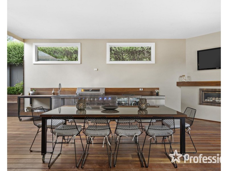 128 Pembroke Road, Mooroolbark VIC 3138