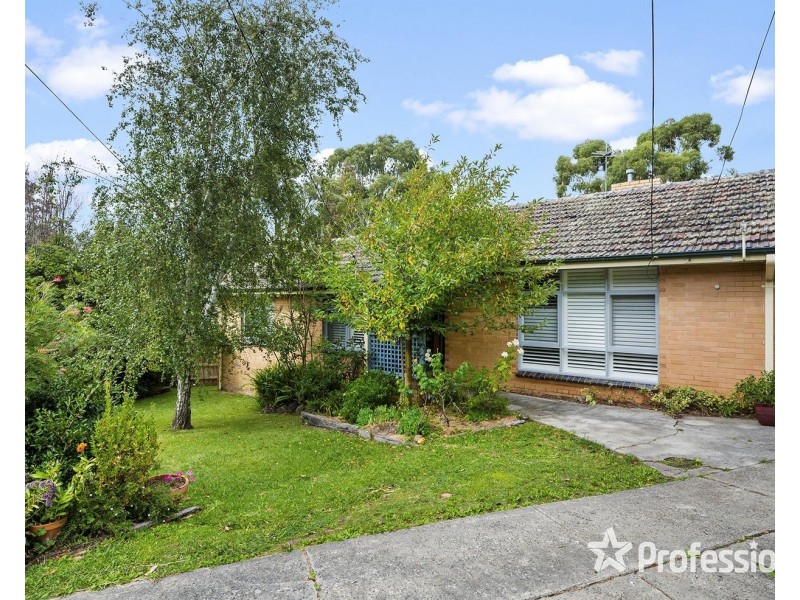 24 Masefield Avenue, Mooroolbark VIC 3138