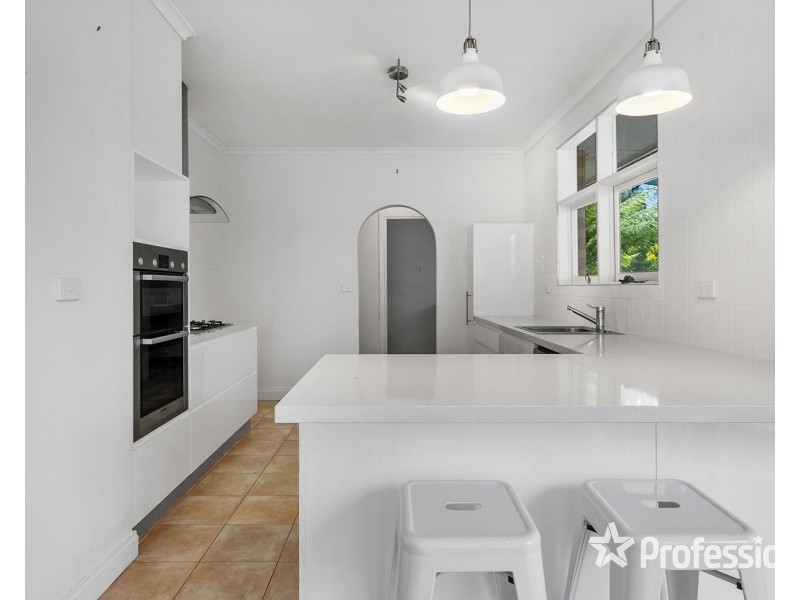 24 Masefield Avenue, Mooroolbark VIC 3138