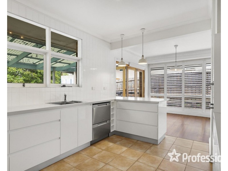 24 Masefield Avenue, Mooroolbark VIC 3138