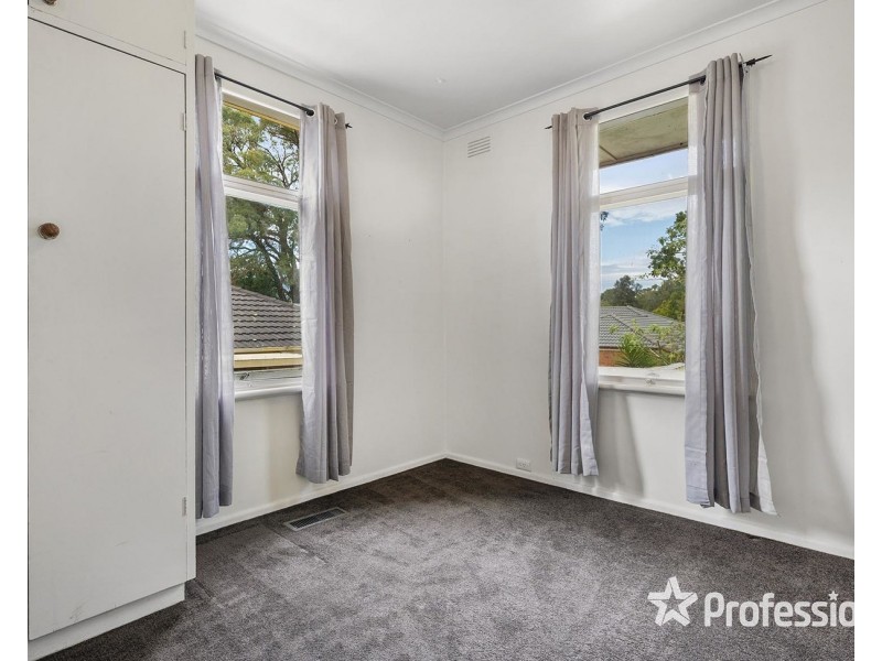 24 Masefield Avenue, Mooroolbark VIC 3138