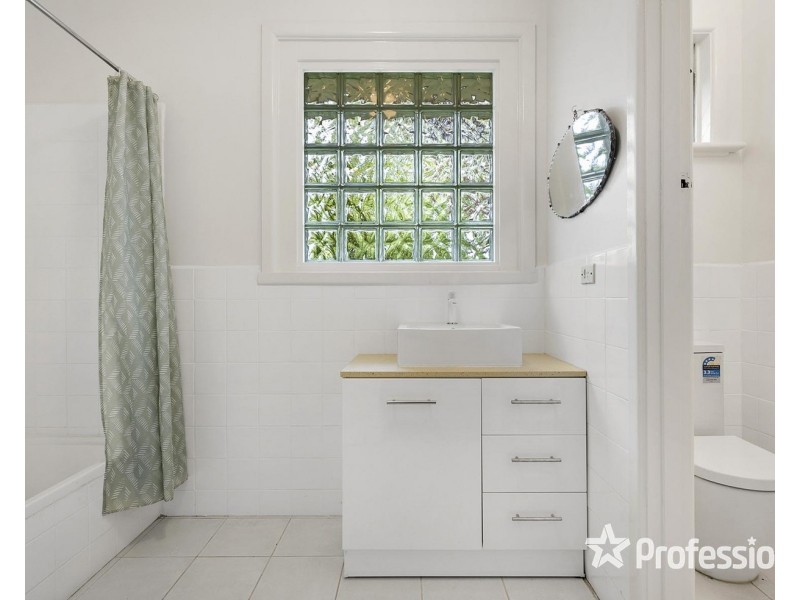 24 Masefield Avenue, Mooroolbark VIC 3138
