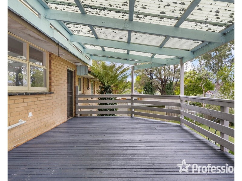 24 Masefield Avenue, Mooroolbark VIC 3138