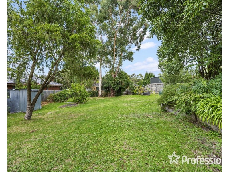 24 Masefield Avenue, Mooroolbark VIC 3138