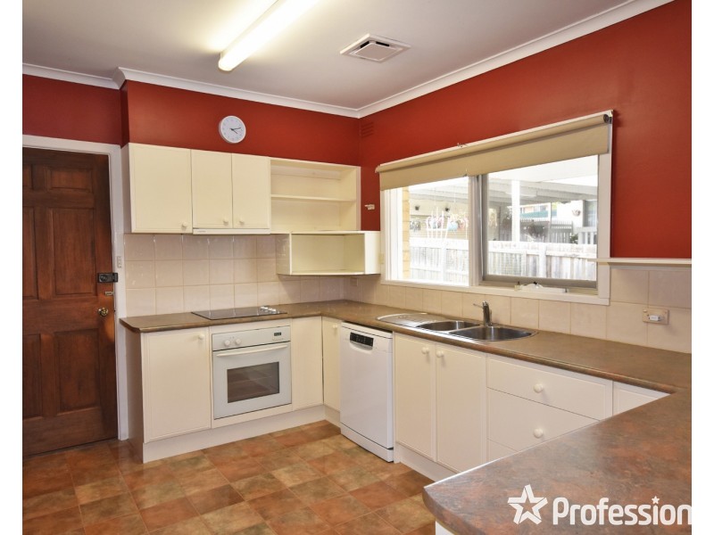 124 Eastfield Road, Croydon South VIC 3136