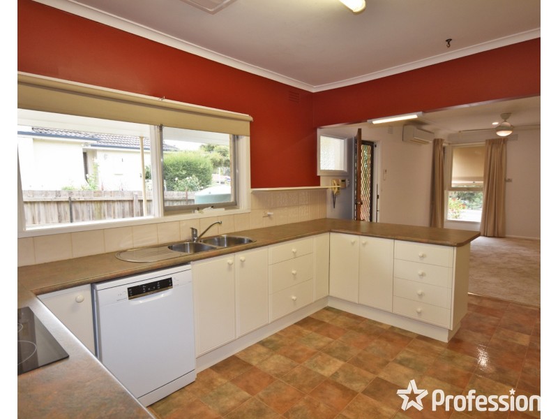 124 Eastfield Road, Croydon South VIC 3136