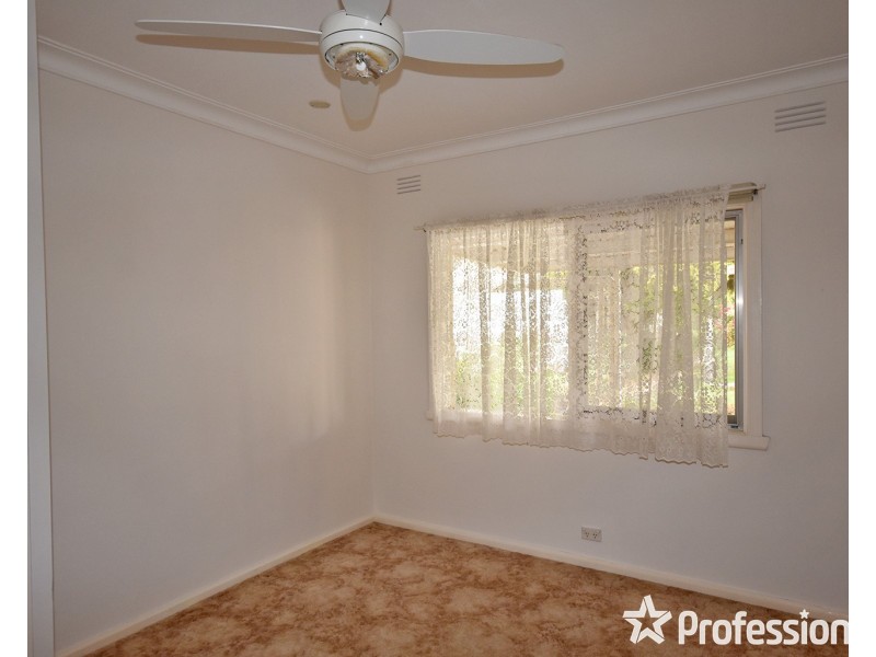 124 Eastfield Road, Croydon South VIC 3136