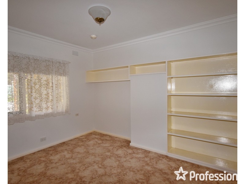 124 Eastfield Road, Croydon South VIC 3136