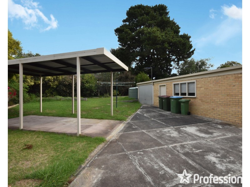 124 Eastfield Road, Croydon South VIC 3136