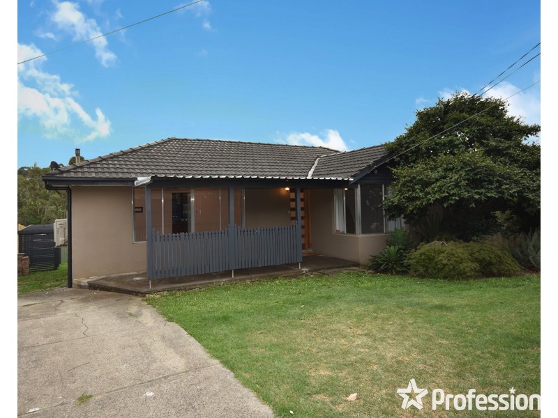 35 Greenslopes Drive, Mooroolbark VIC 3138