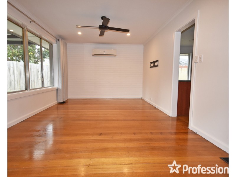 35 Greenslopes Drive, Mooroolbark VIC 3138