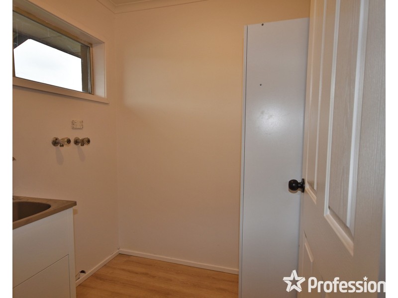 35 Greenslopes Drive, Mooroolbark VIC 3138