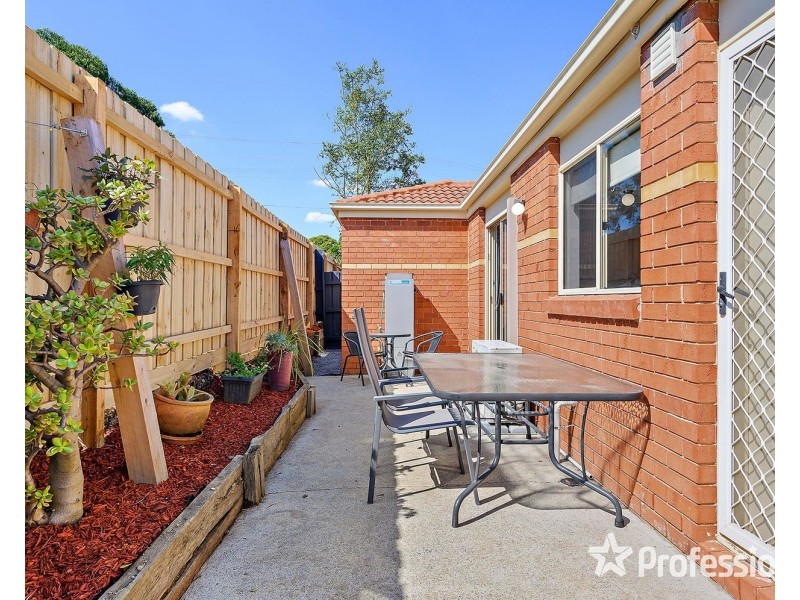 2/30 Liverpool Road, Kilsyth VIC 3137