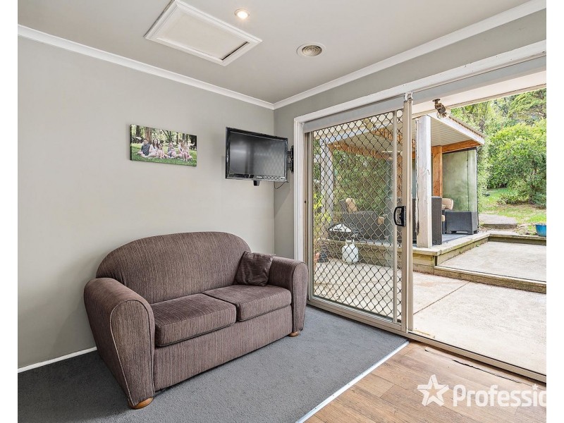 15 Dryden Concourse, Mooroolbark VIC 3138