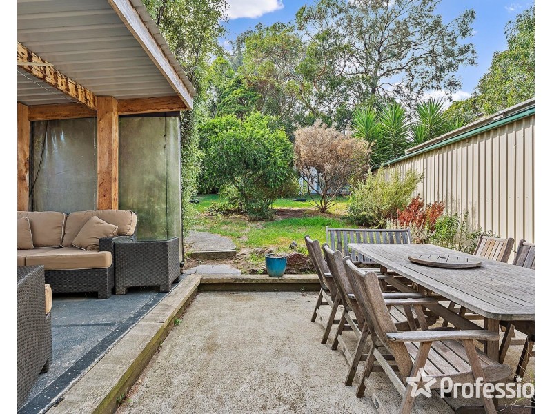 15 Dryden Concourse, Mooroolbark VIC 3138