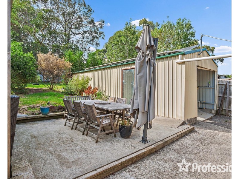 15 Dryden Concourse, Mooroolbark VIC 3138