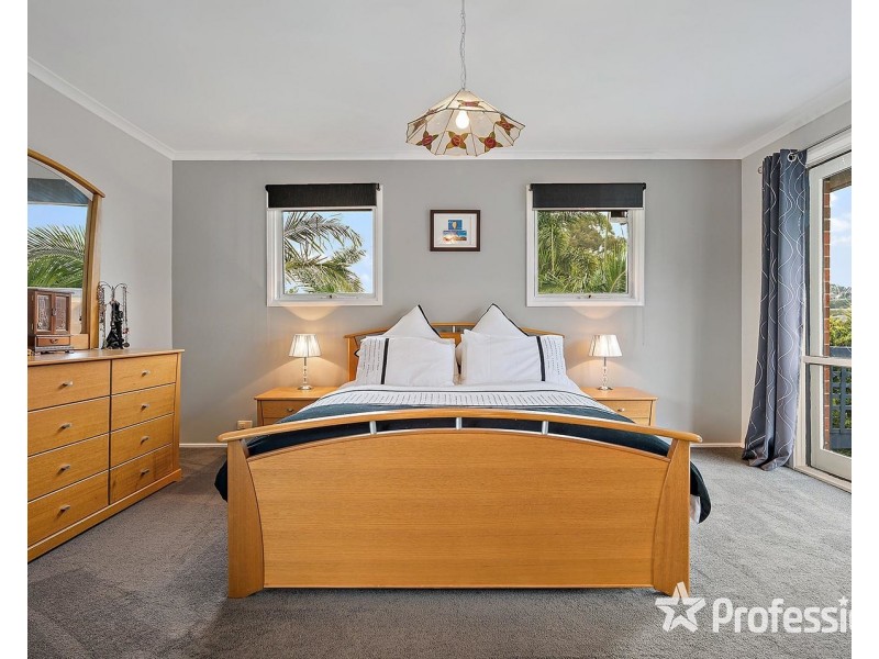 12 Poyner Avenue, Lilydale VIC 3140