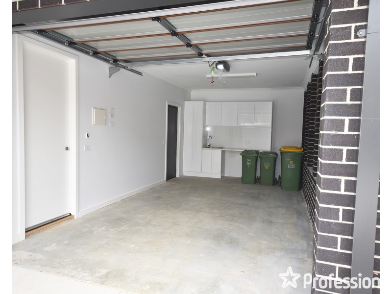 2/3 Glen Dhu Road, Kilsyth VIC 3137