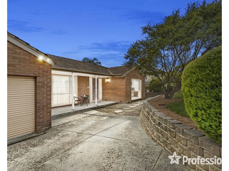 6 Breakaday Pass, Chirnside Park VIC 3116