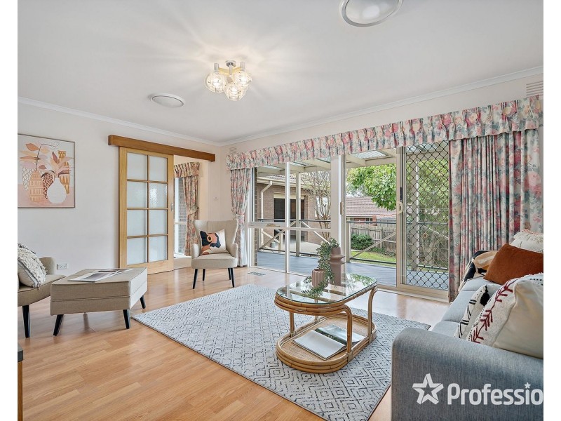 6 Breakaday Pass, Chirnside Park VIC 3116