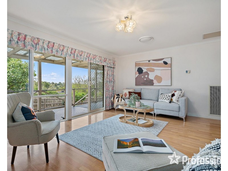 6 Breakaday Pass, Chirnside Park VIC 3116