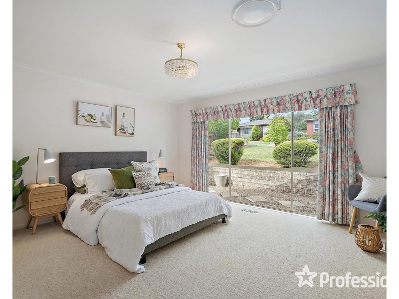 6 Breakaday Pass, Chirnside Park VIC 3116