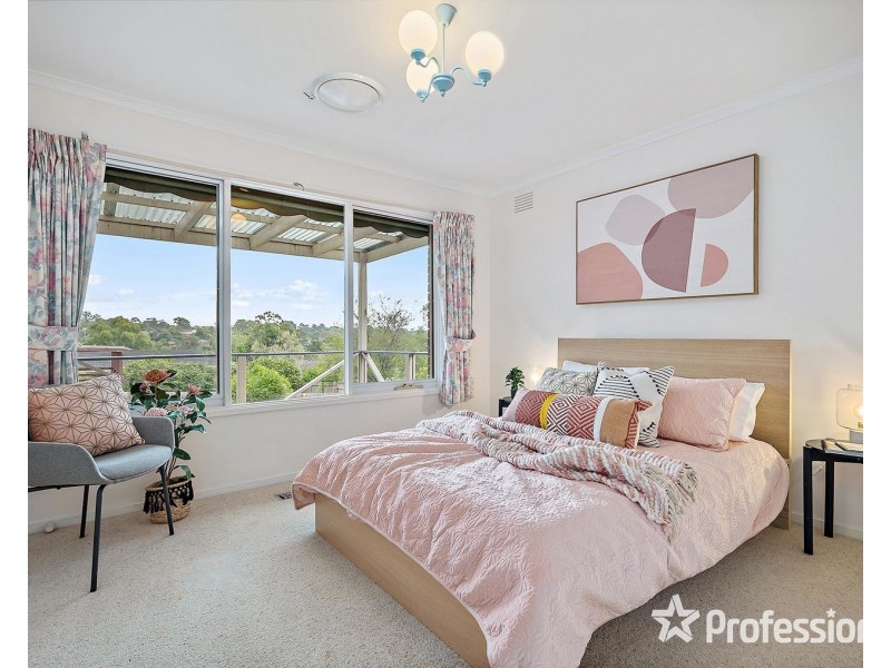 6 Breakaday Pass, Chirnside Park VIC 3116