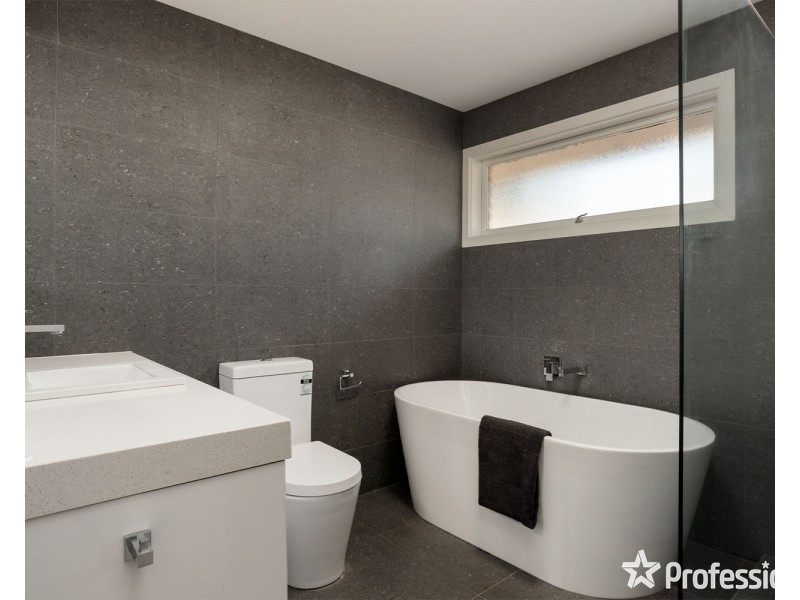 163 Manchester Road, Mooroolbark VIC 3138