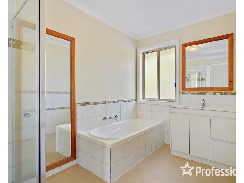 1/13 Hereford Road, Mount Evelyn VIC 3796