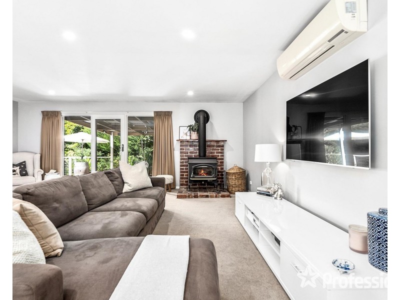 4 Buckmaster Drive, Mount Evelyn VIC 3796