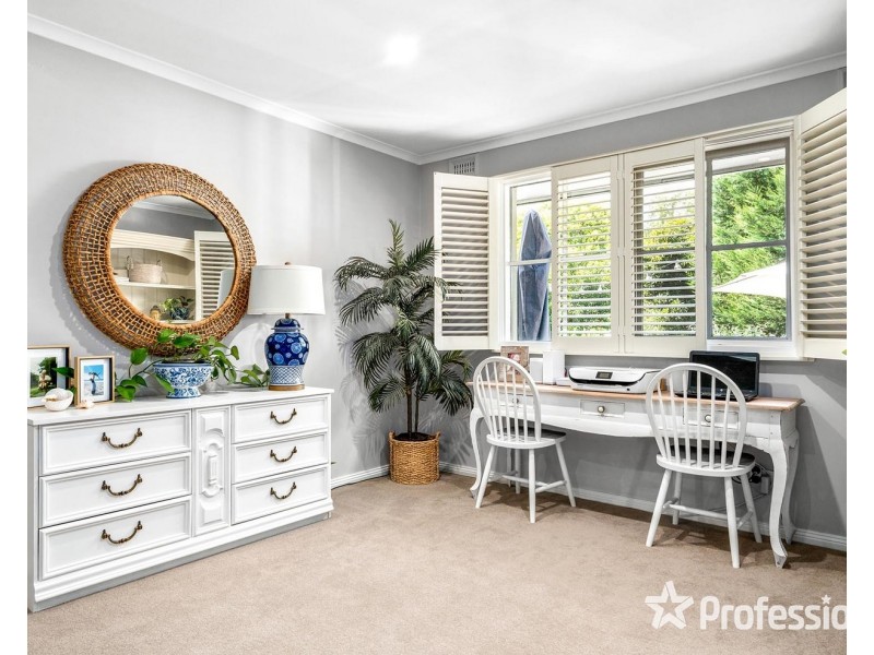 4 Buckmaster Drive, Mount Evelyn VIC 3796