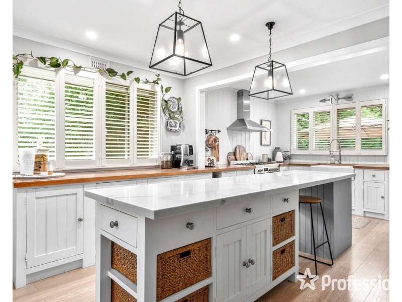 4 Buckmaster Drive, Mount Evelyn VIC 3796