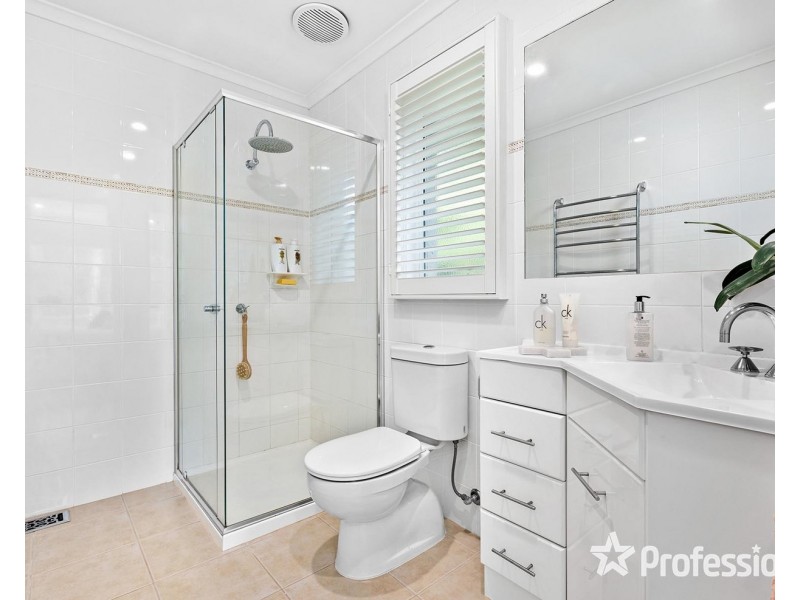 4 Buckmaster Drive, Mount Evelyn VIC 3796