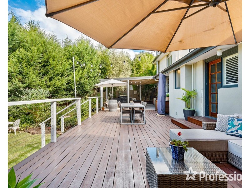 4 Buckmaster Drive, Mount Evelyn VIC 3796