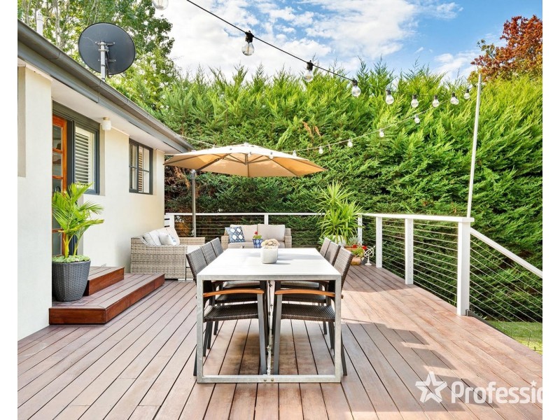 4 Buckmaster Drive, Mount Evelyn VIC 3796