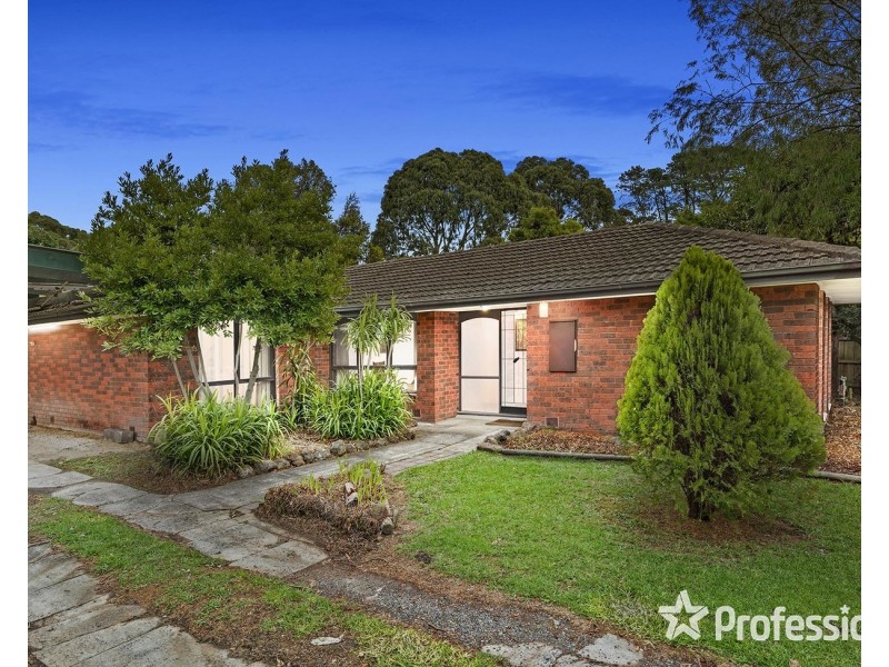 4 The Avenue, Montrose VIC 3765