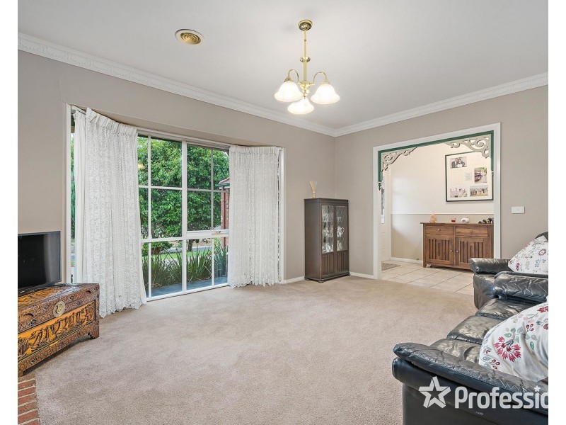 2 Bransdale Close, Mooroolbark VIC 3138