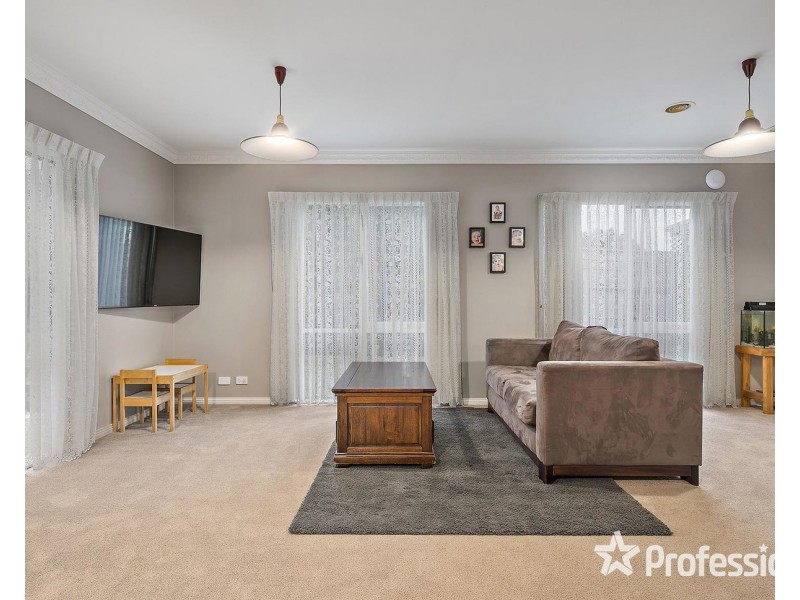 2 Bransdale Close, Mooroolbark VIC 3138