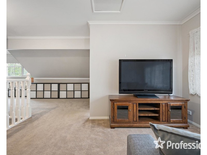 2 Bransdale Close, Mooroolbark VIC 3138