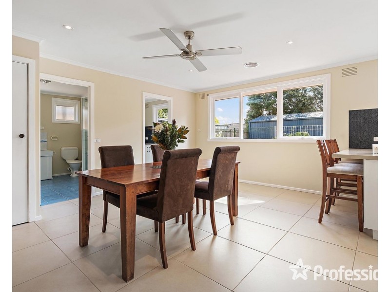 59 Landstrom Quadrant, Kilsyth VIC 3137